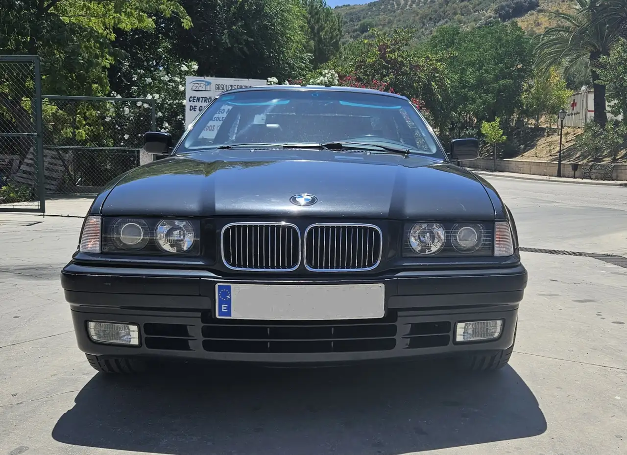 BMW 325i, foto 2