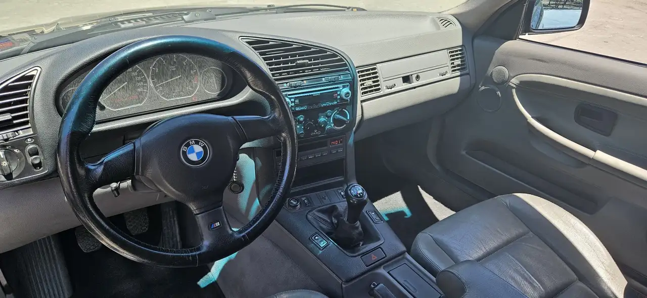 BMW 325i, foto 9