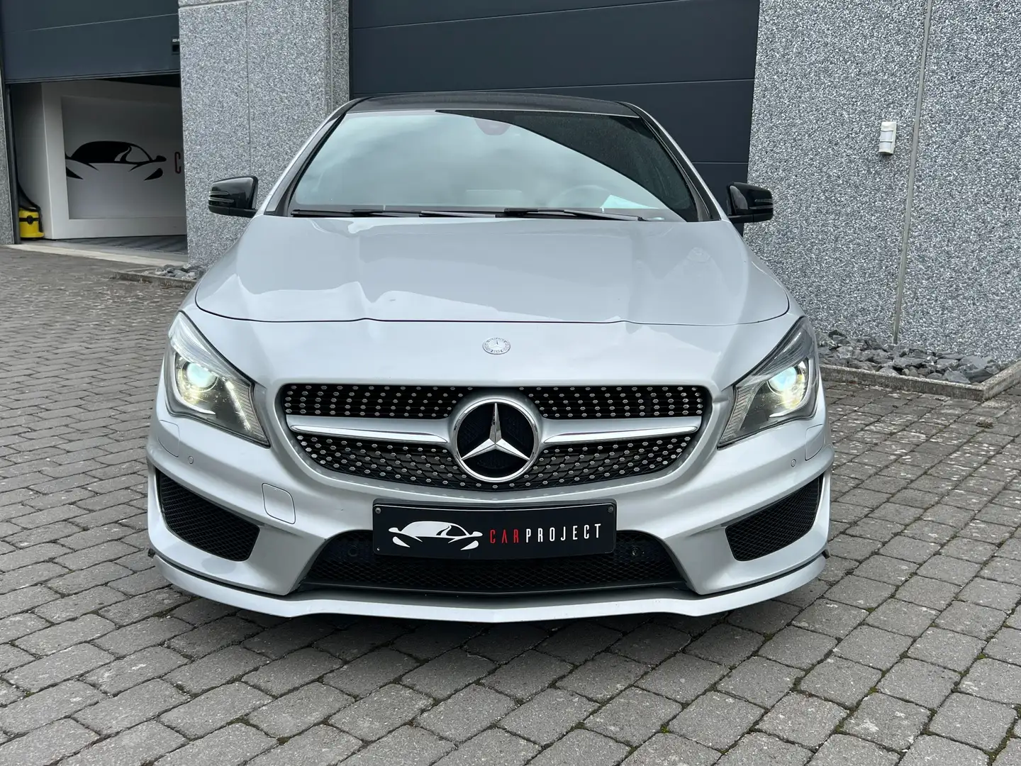 Mercedes-Benz CLA 200 CLA 200 d**EXPORT OU MARCHANT/GPS/XENON/TOIT PANO Grijs - 2