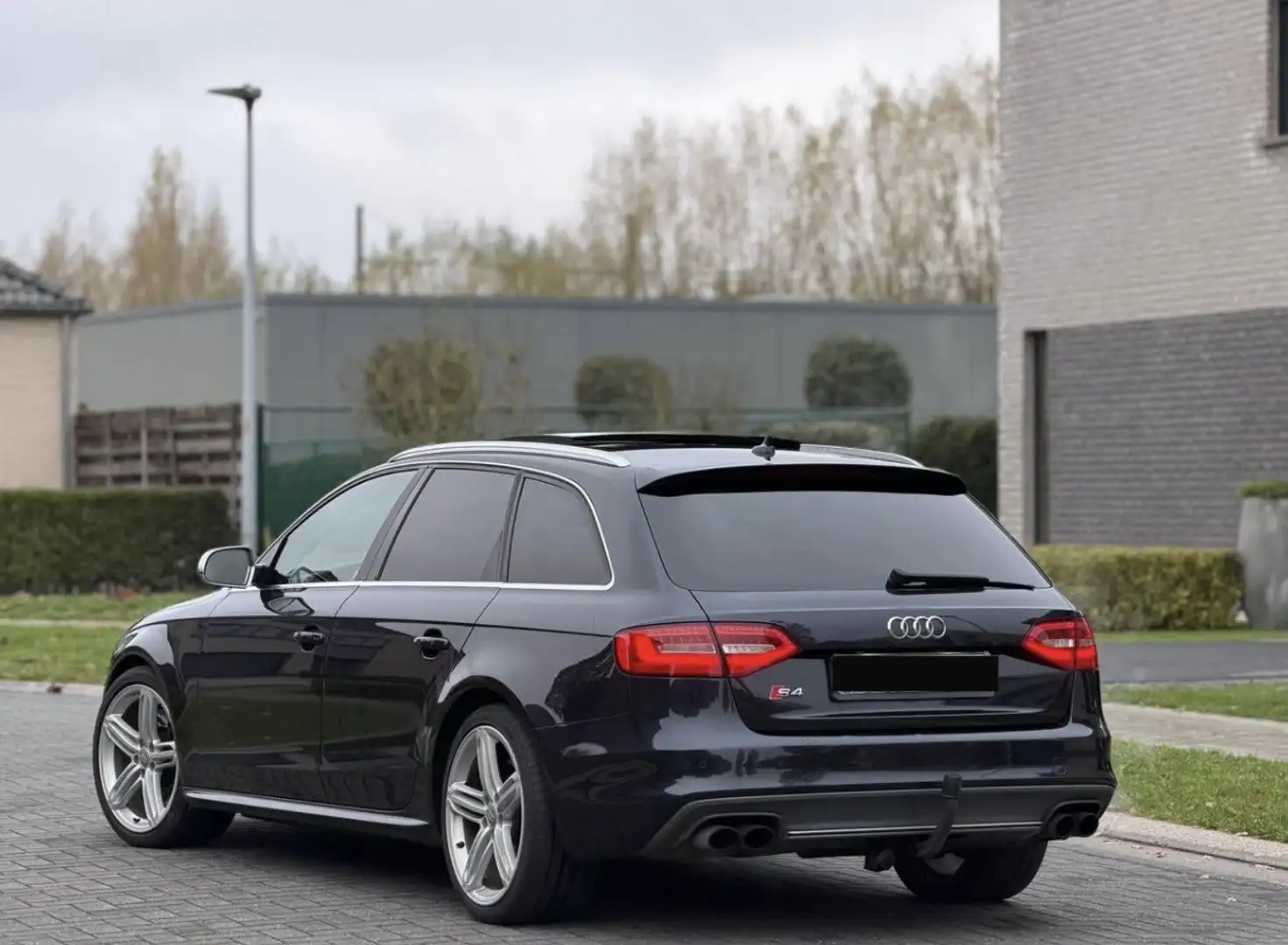 Audi S4 Avant S tronic - 2