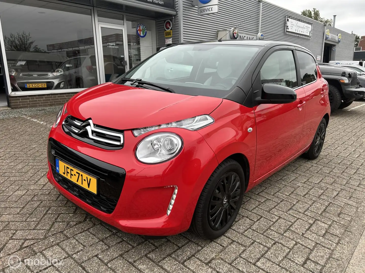 Citroen C1 1.0 VTi Feel Navigatie Carplay , Rood - 2