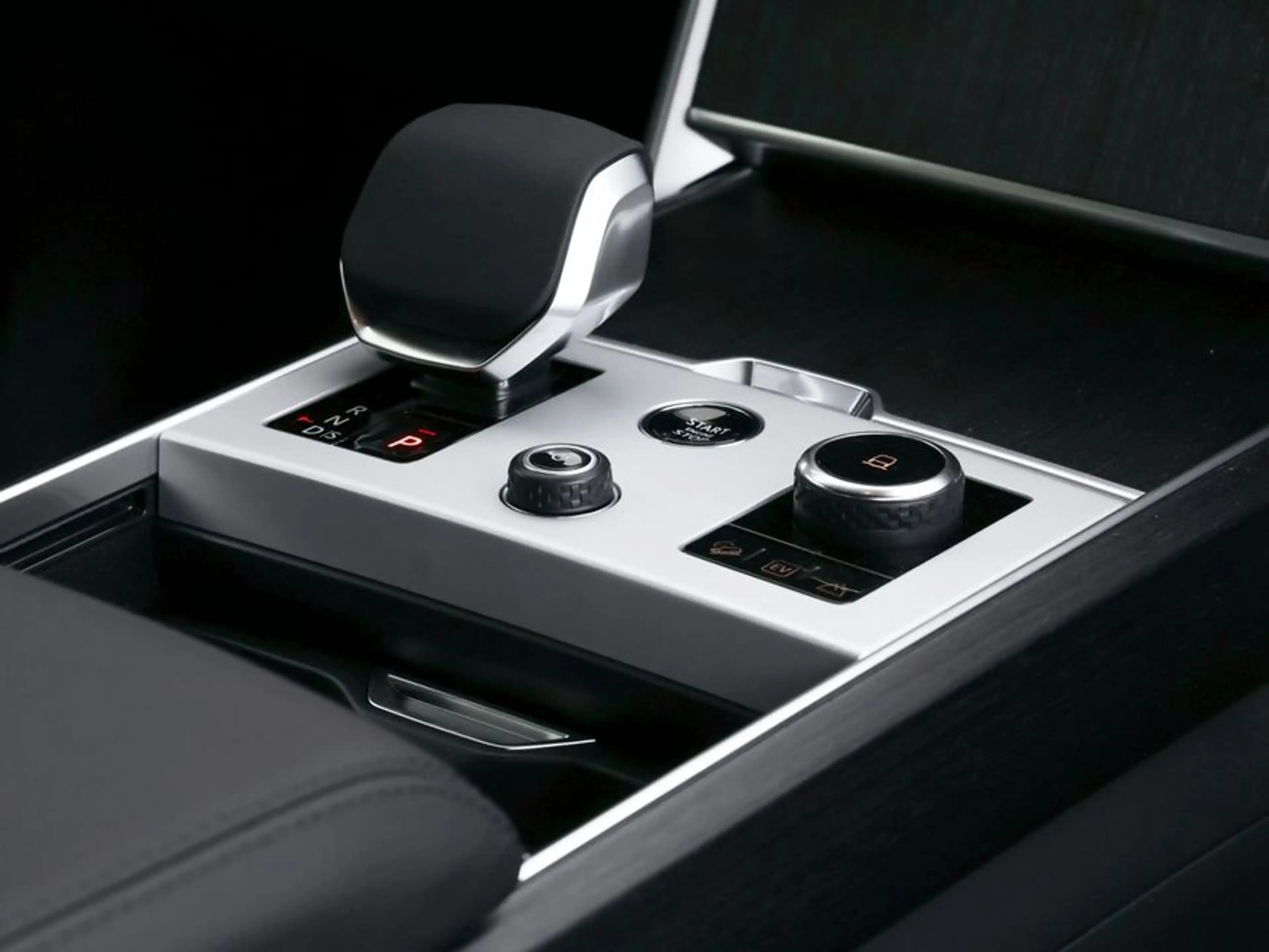 Land Rover Range Rover P460e Hybrid SE 280 kW, 5-türig — photo 15