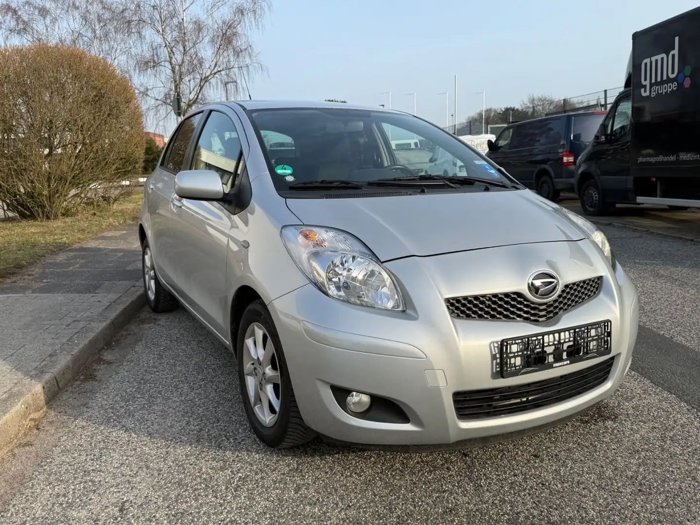Daihatsu Charade 1.3 TOYOTA YARIS AUTOMATIK Silber - 1