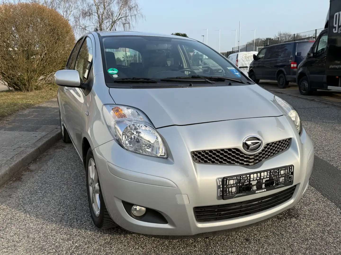 Daihatsu Charade 1.3 TOYOTA YARIS AUTOMATIK Silber - 2