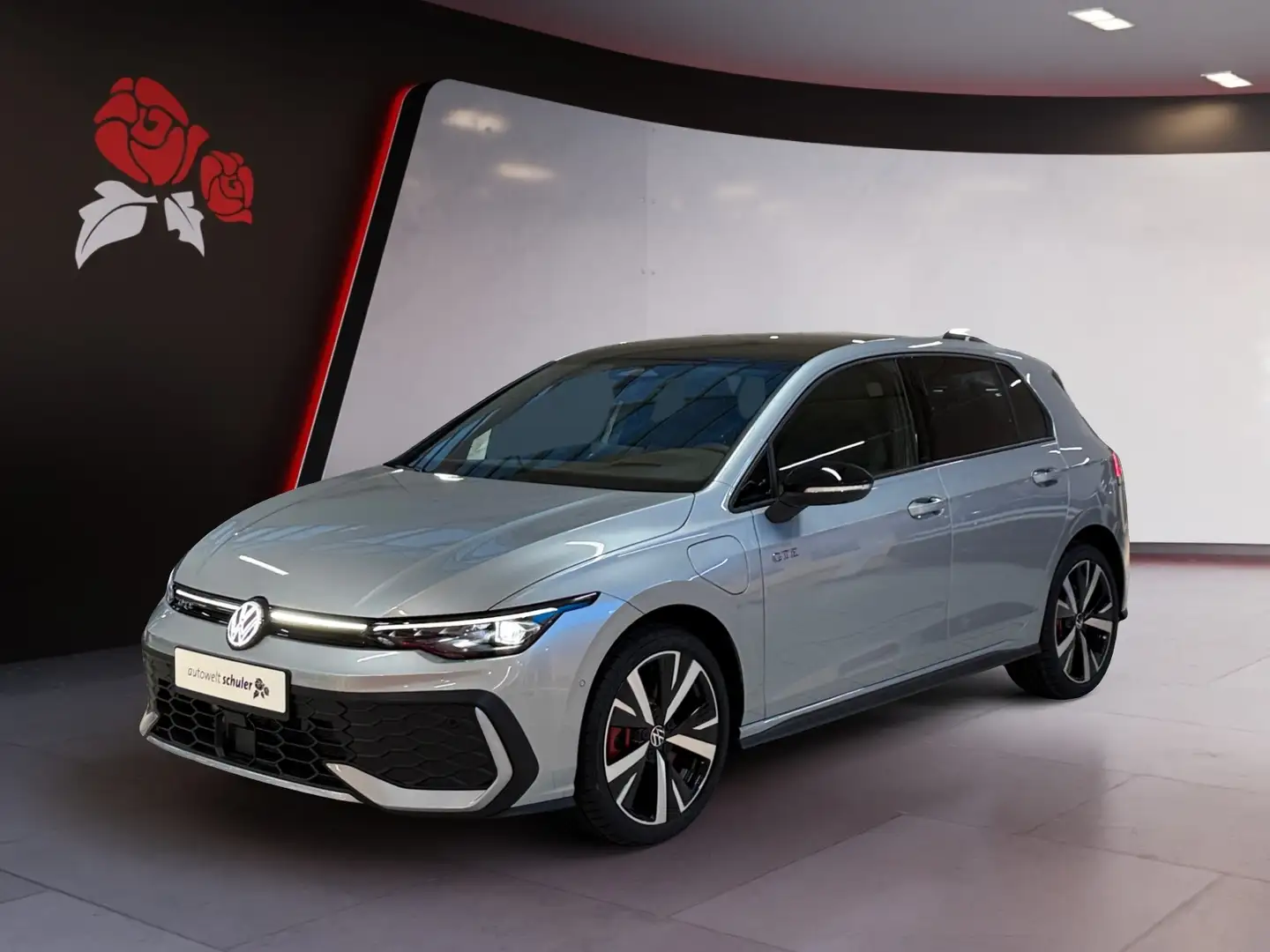 Volkswagen Golf GTE 1,5 l eHybrid 272 PS DSG Stříbrná - 2