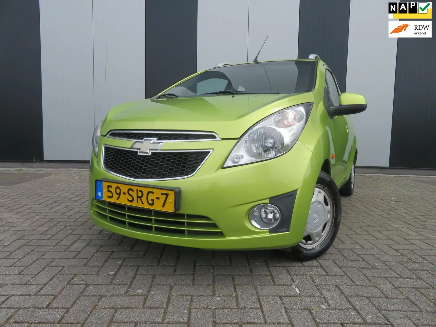 Chevrolet Spark 1.0 16V LS Bi-Fuel Groen - 1