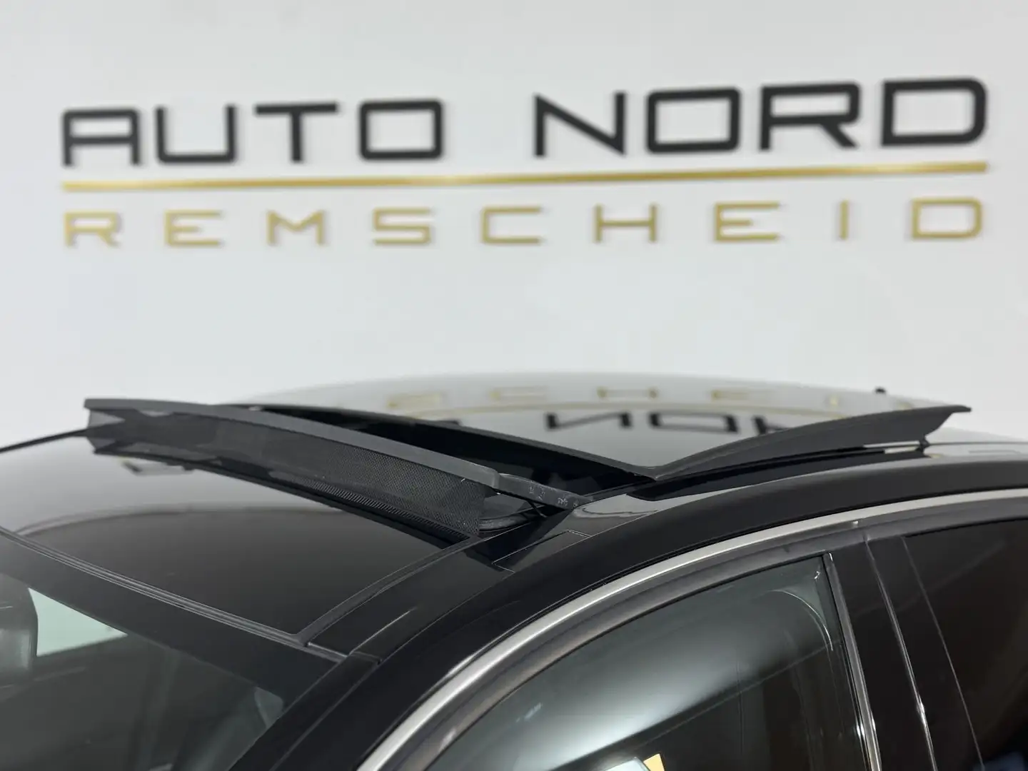 Mercedes-Benz E 63 AMG Limo *KeyGo*H&K*Pano*LED*Nappa*COMAND* Schwarz - 2