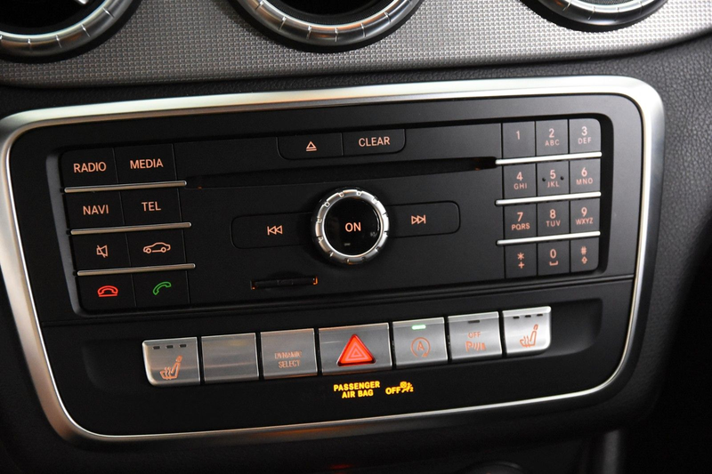 Mercedes-Benz CLA 180 Urban Aut.*T-Leder*Navi*SHZ*Kamera* — photo 12