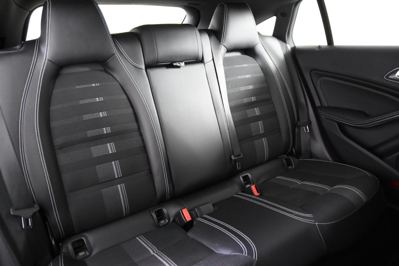 Mercedes-Benz CLA 180 Urban Aut.*T-Leder*Navi*SHZ*Kamera* — photo 10