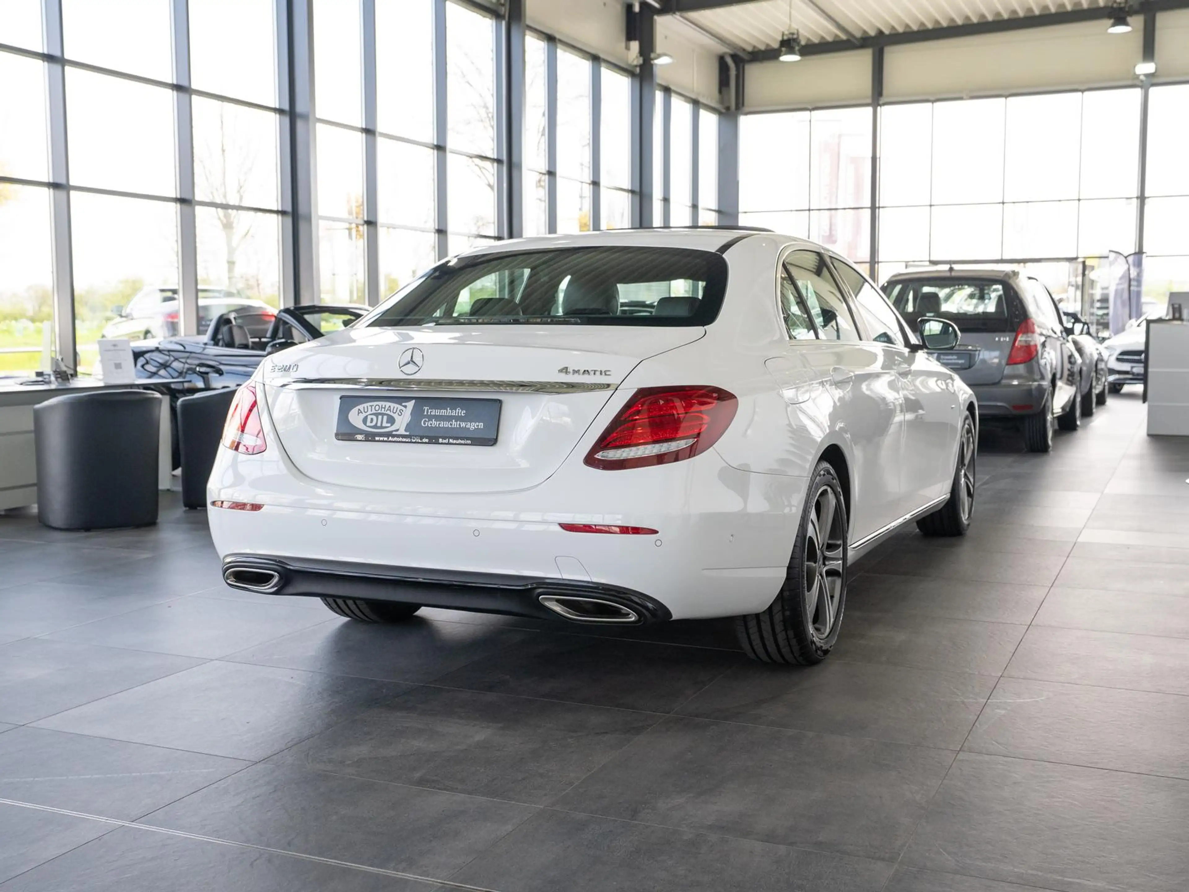 Mercedes-Benz E 200 4Matic 9G-TRONIC *RFK*AMBIENTE*SCHIEBEDACH — photo 6
