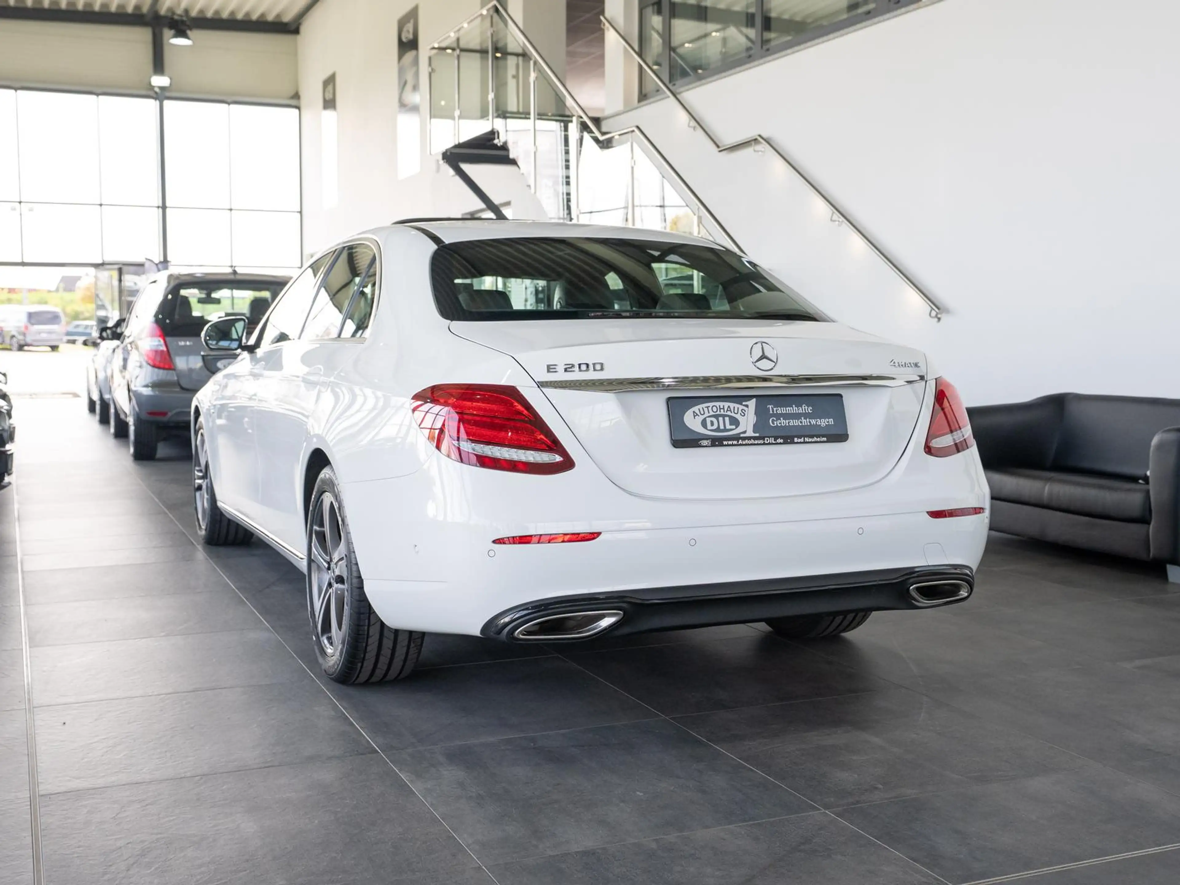 Mercedes-Benz E 200 4Matic 9G-TRONIC *RFK*AMBIENTE*SCHIEBEDACH — photo 5