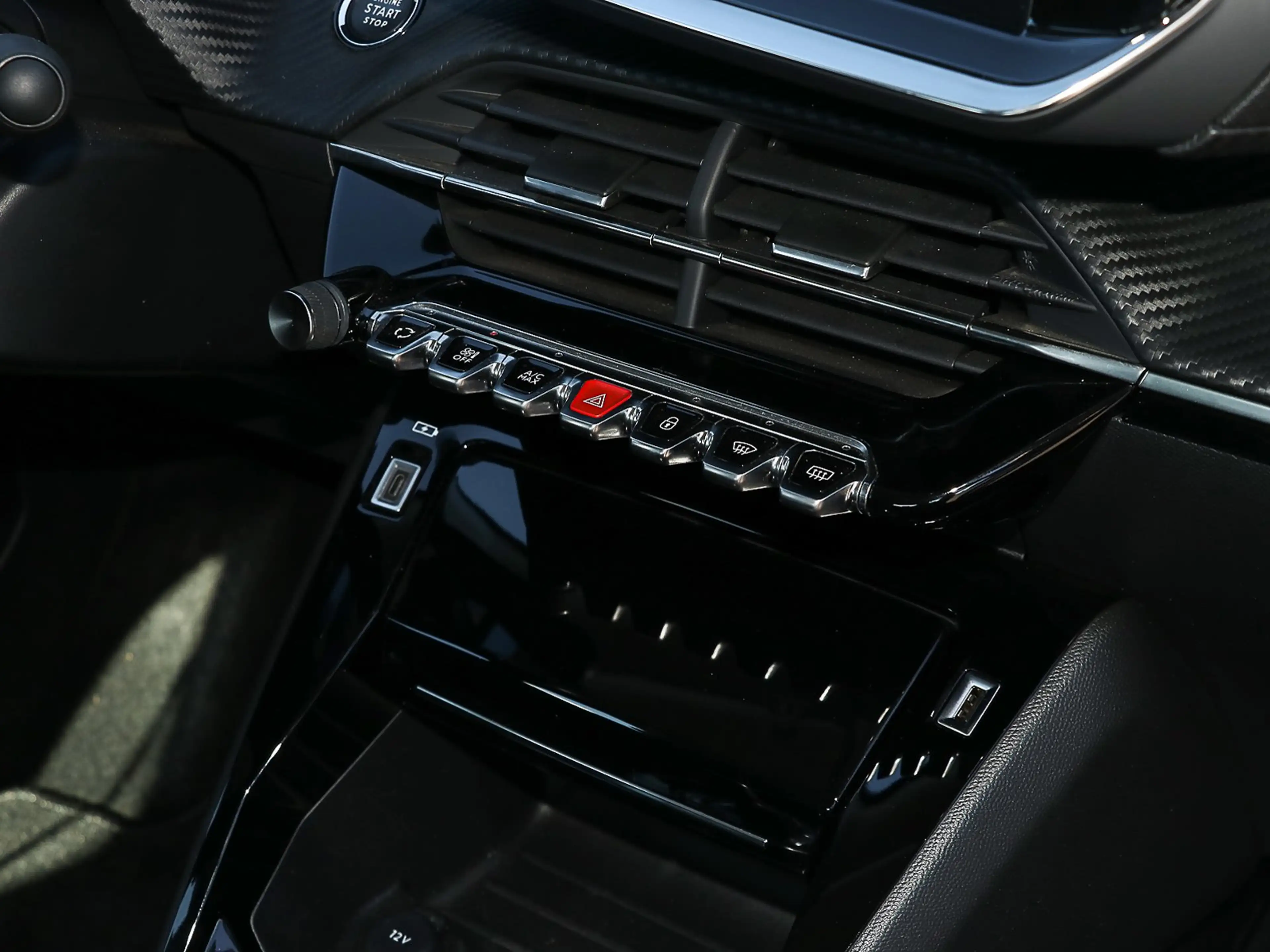 Peugeot 2008 1.2 PureTech 130 Allure Kam./KeyLess/LED/LM — photo 14