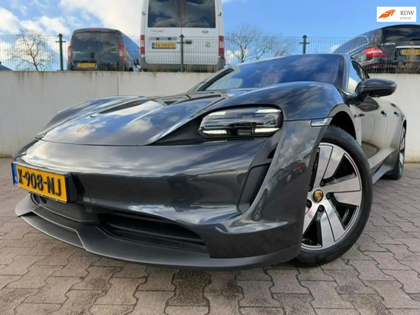 Porsche Taycan Performance 84 kWh/ZEER VOLLE AUTO/MARGE/ Gris - 1