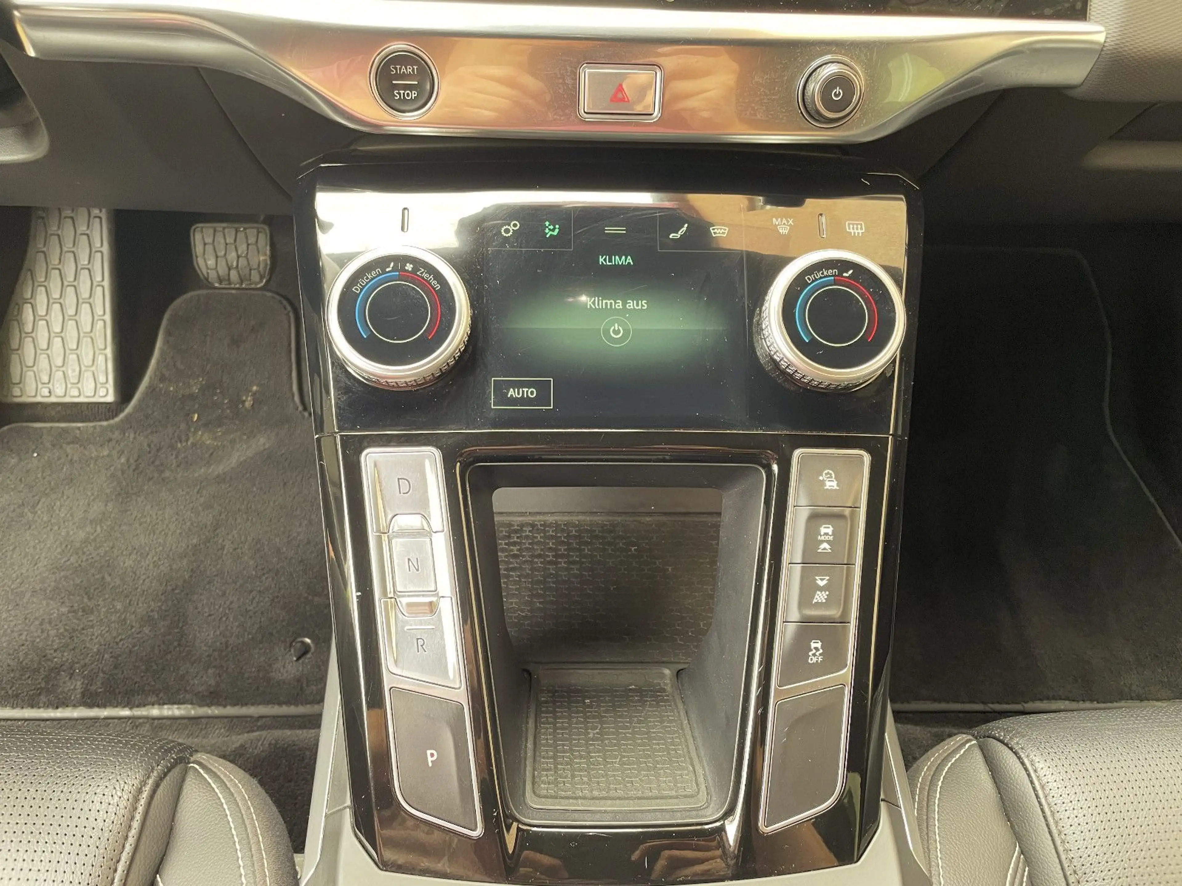 Jaguar I-Pace I-PACE SE EV400, Leder, HUD, R-Cam,20"! — photo 33