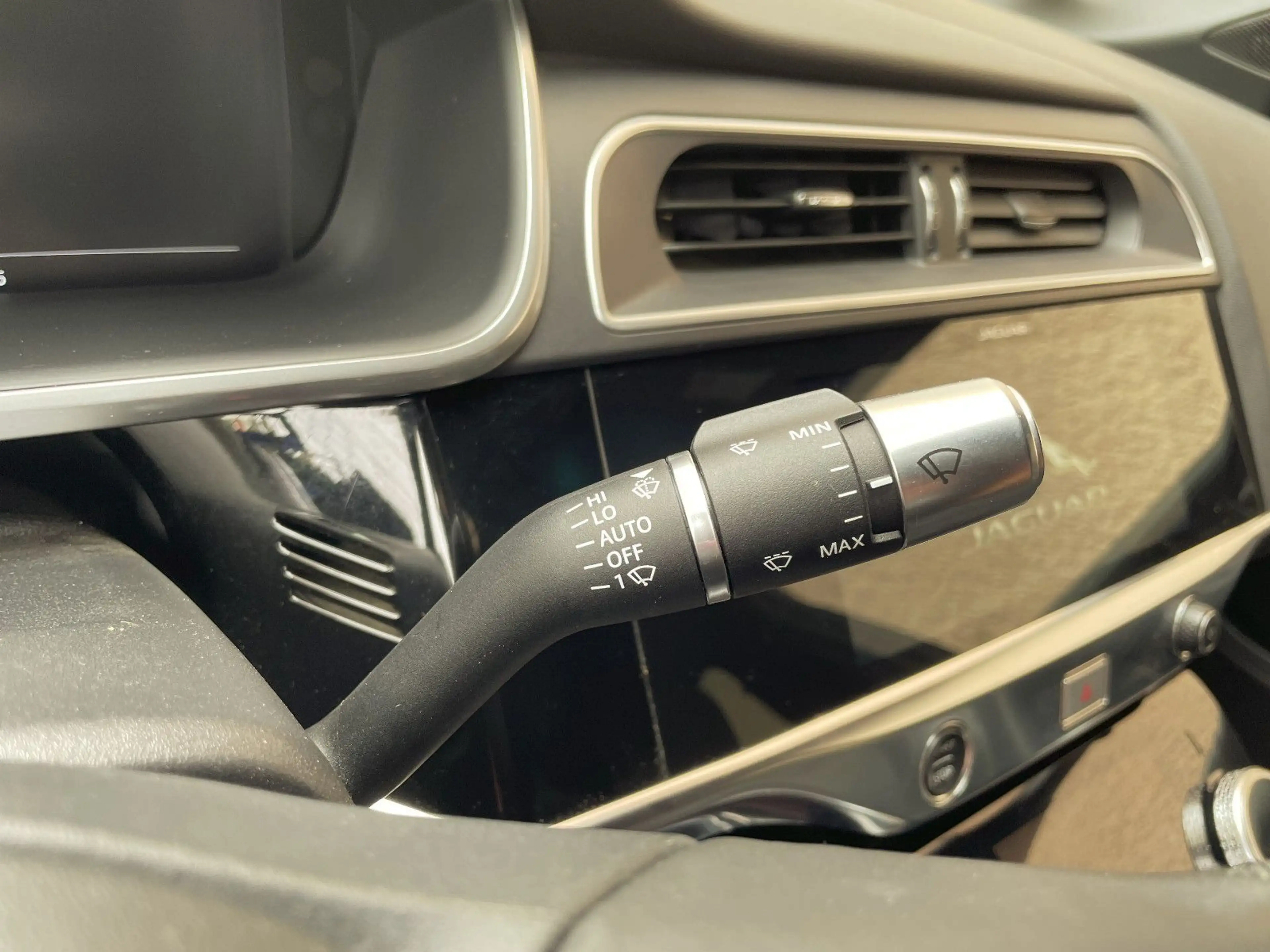 Jaguar I-Pace I-PACE SE EV400, Leder, HUD, R-Cam,20"! — photo 30
