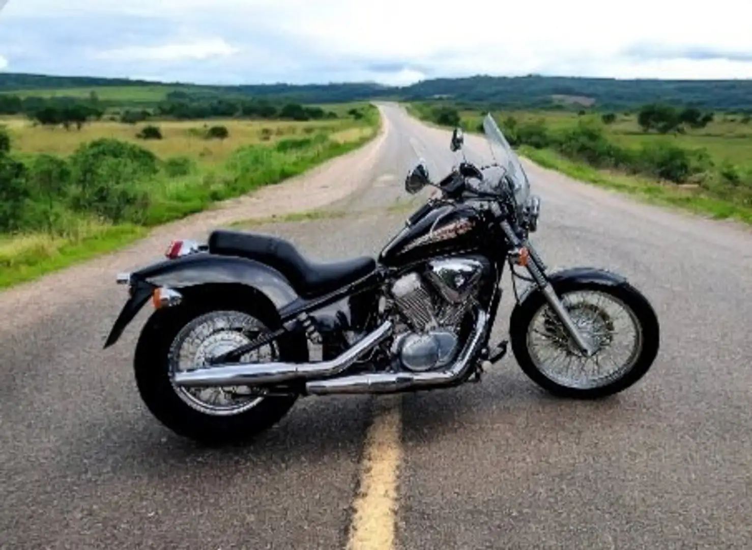 Honda Black Widow VT 600 Fekete - 1