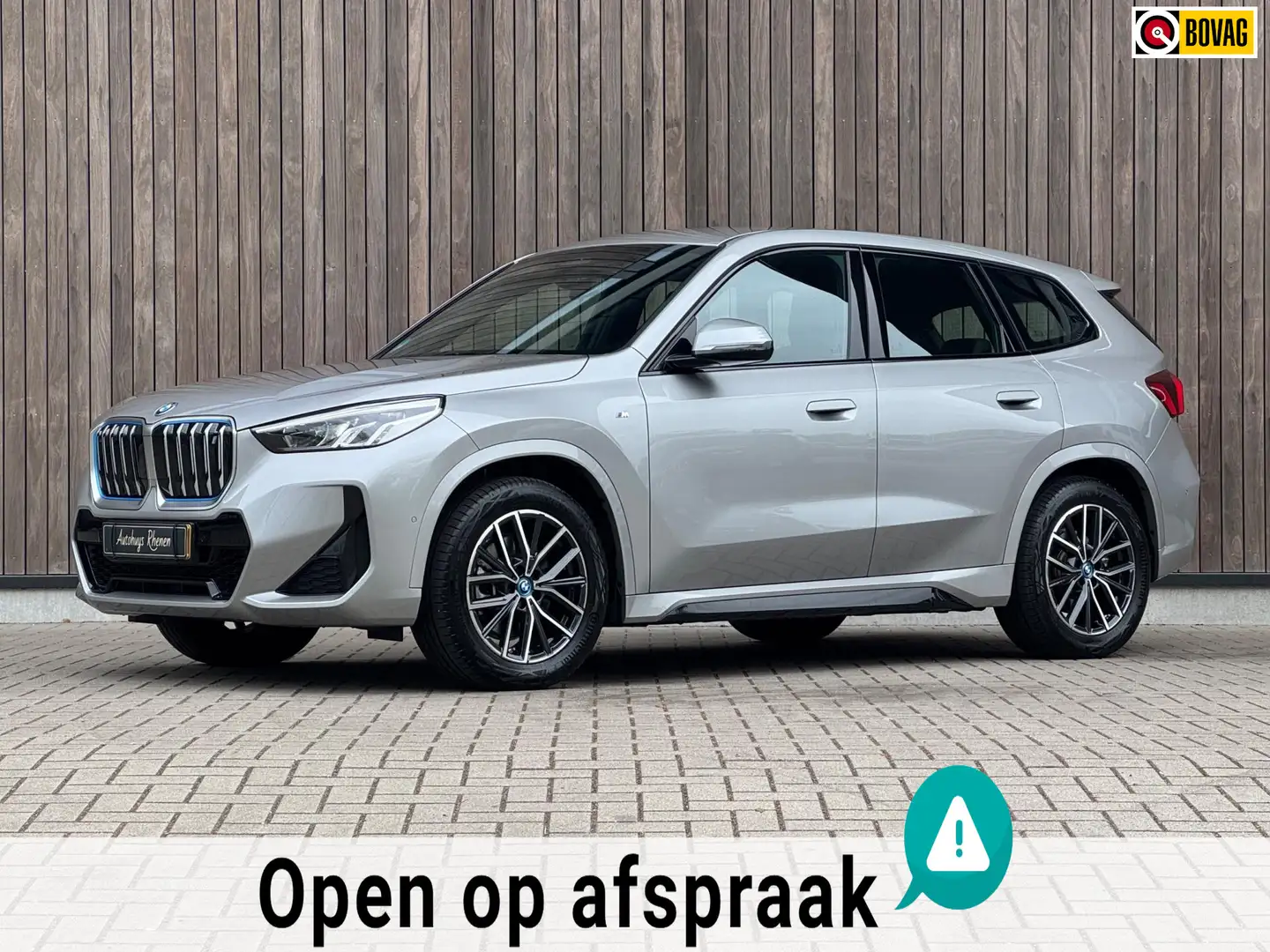 BMW iX1 XDrive30 Launch Edition 67 kWh / M-Sport / Leder / Grijs - 1