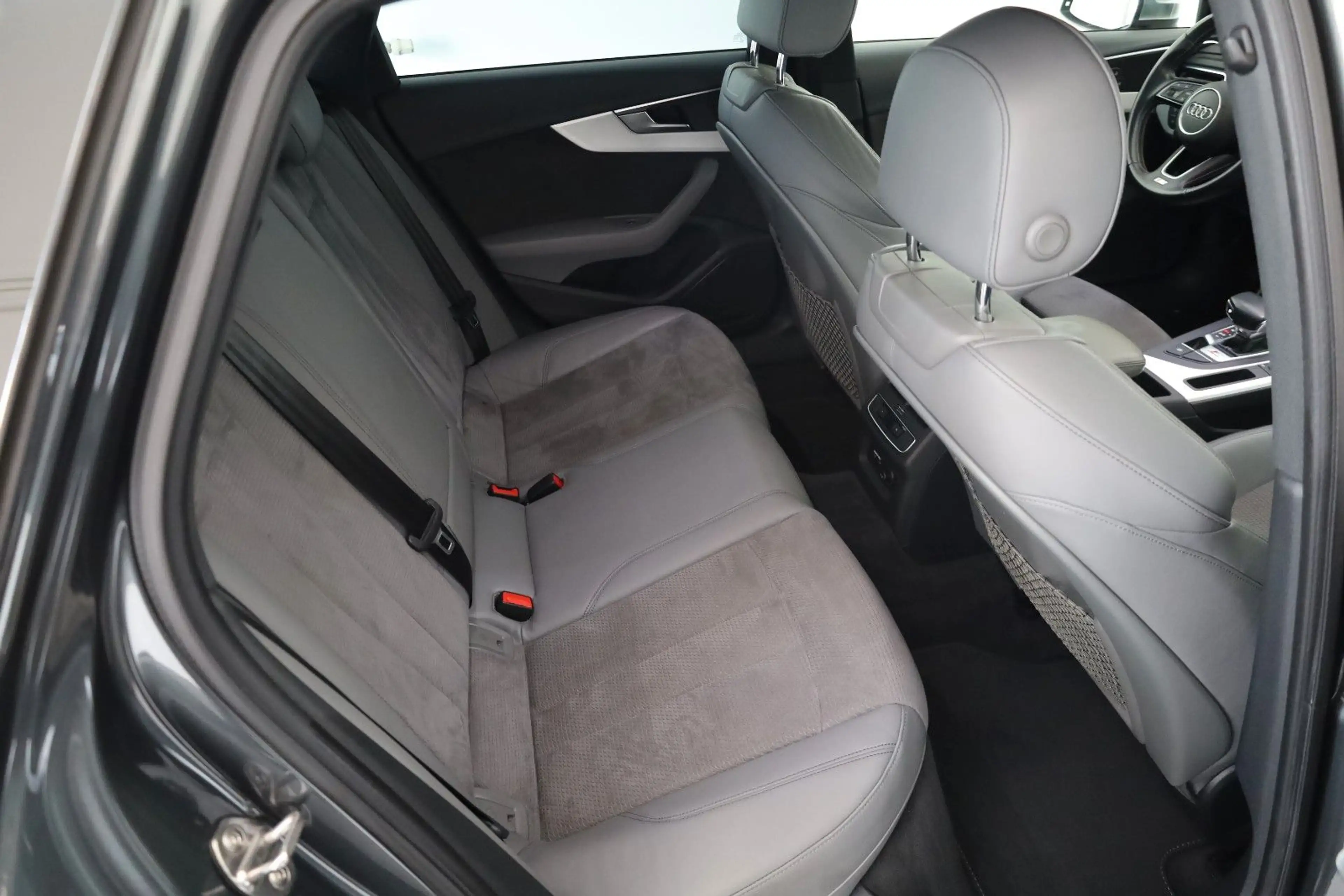 Audi S4 Avant 3.0 TFSI quattro TLeder,Navi,Kamera,AHK — photo 9