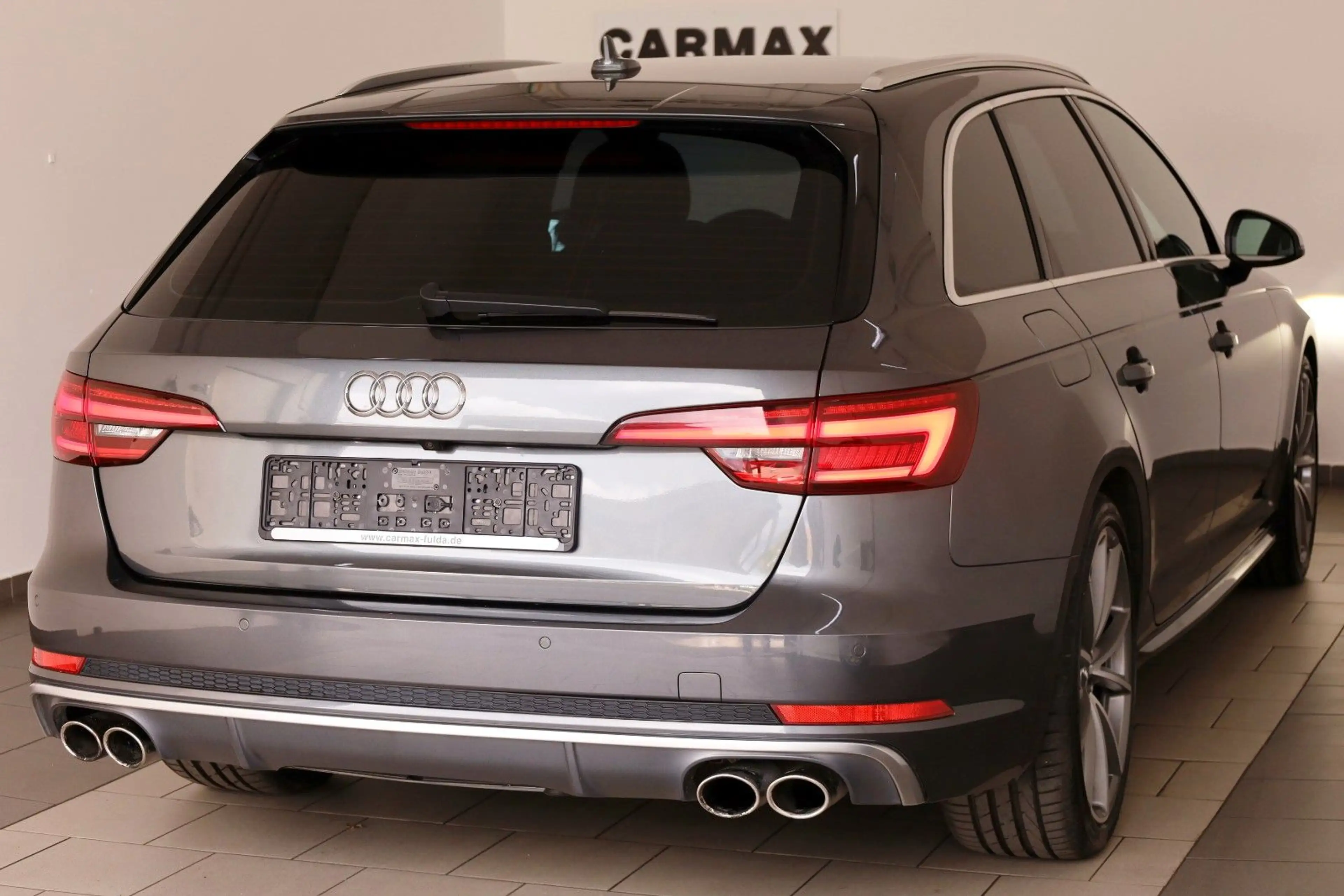 Audi S4 Avant 3.0 TFSI quattro TLeder,Navi,Kamera,AHK — photo 2