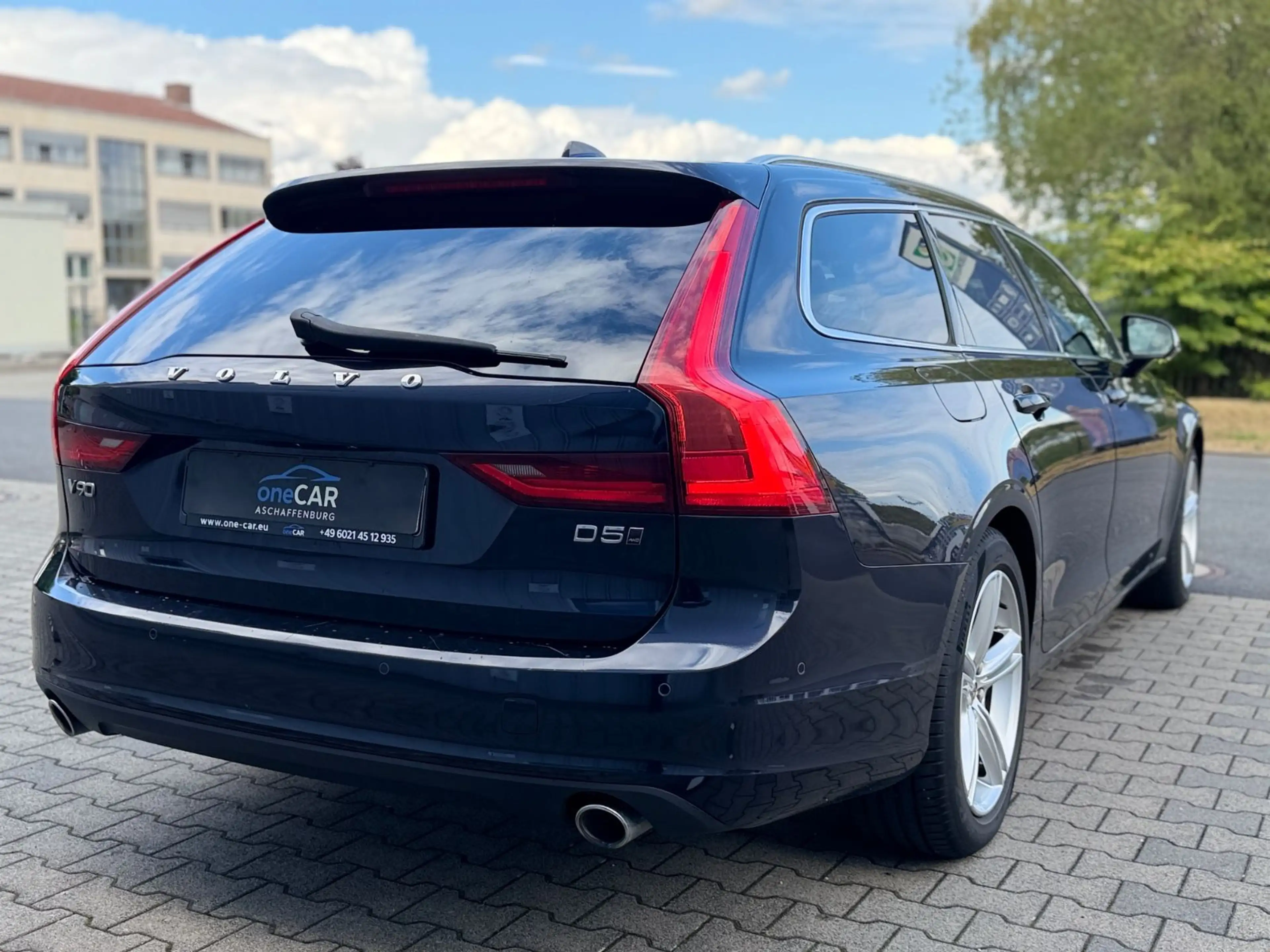 Volvo V90 Kombi AWD Leder ACC Spur AHK DAB 173kw — photo 2