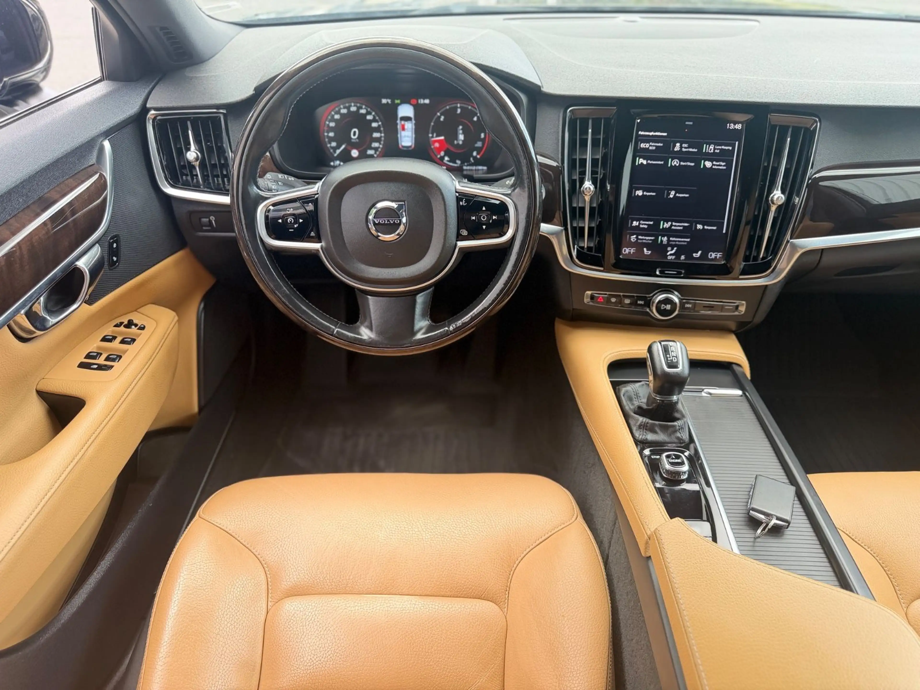 Volvo V90 Kombi AWD Leder ACC Spur AHK DAB 173kw — photo 4