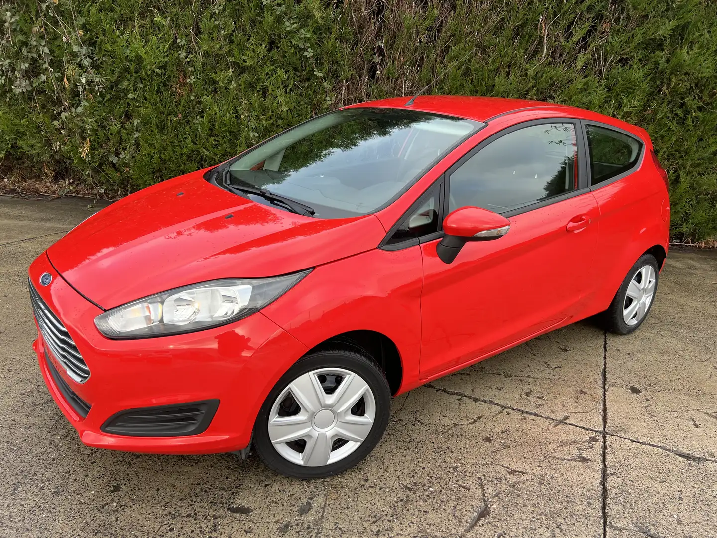 Ford Fiesta Fiesta 1.25i Ambiente Rood - 1