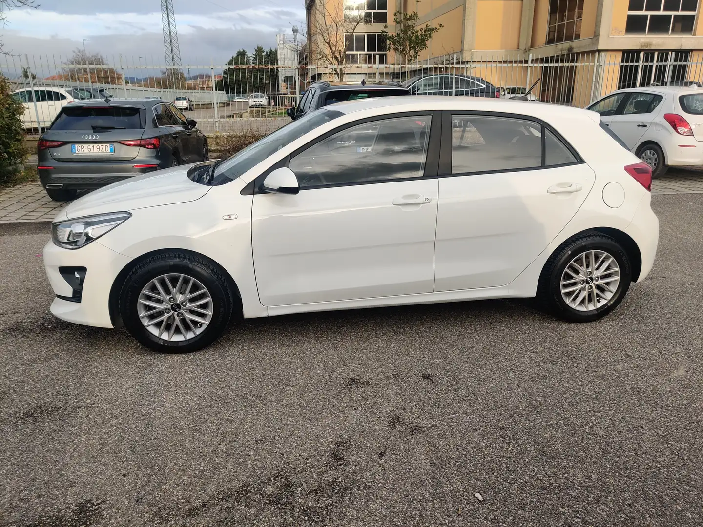 Kia Rio Rio IV 2021 1.2 dpi Style s/Comfort Pack Gpl 82cv Blanc - 2