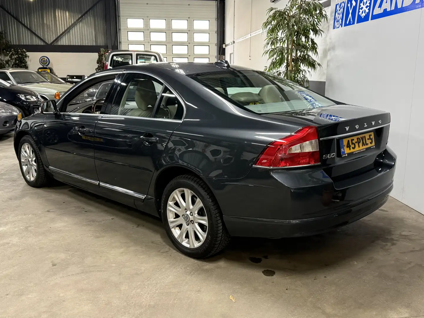 Volvo S80 1.6 T4 Momentum // Autom. // Leer // Ecc Gris - 2