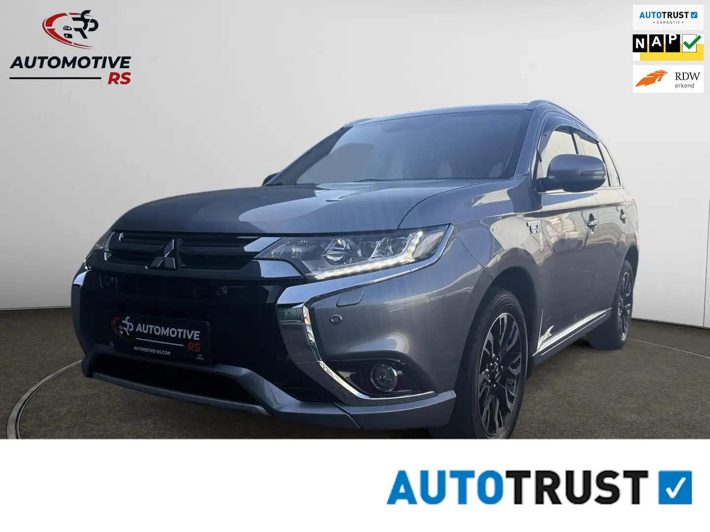 Mitsubishi Outlander 2.0 PHEV 4x4 | Luxe | Rockford Audio | 360° Camera Zwart - 1