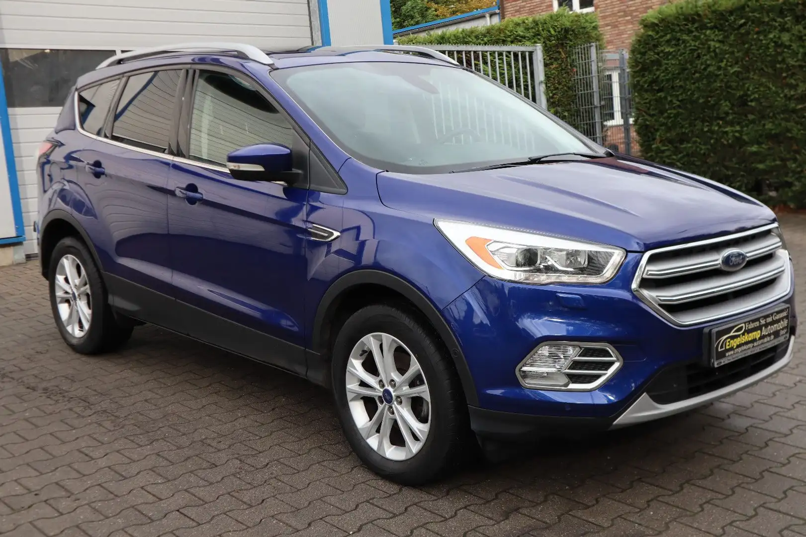 Ford Kuga 1.5 Titanium/LEDER/PANO/SHZ/PDC/AHK/KEYLESS Blau - 1