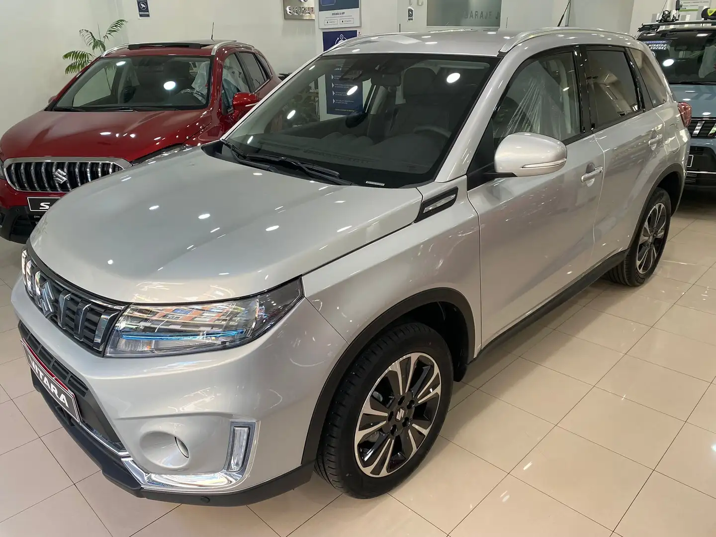 Suzuki Vitara 1.5L GLX Strong Hybrid 4WD - 1