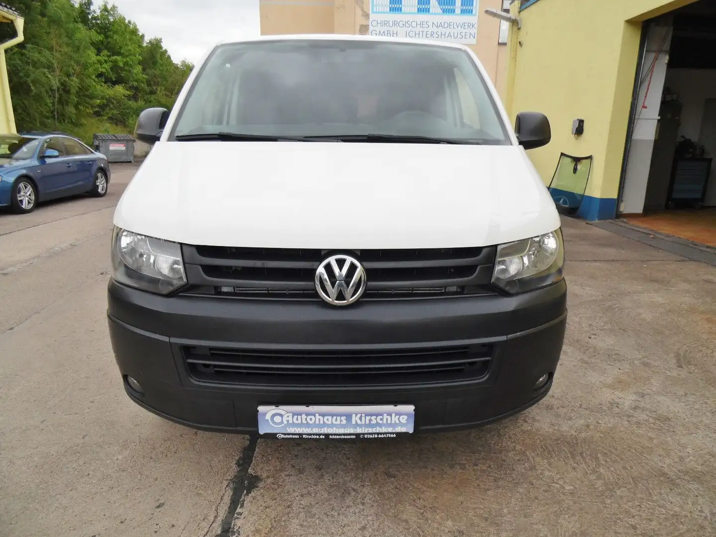 Volkswagen T5 Transporter -Kombi lang/9 Sitzer/Temp./Klima Weiß - 2