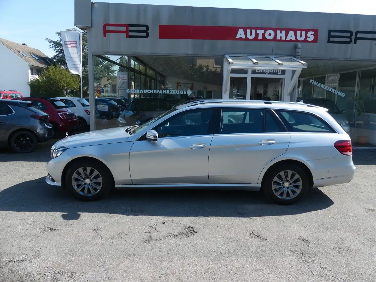Mercedes-Benz E 220 T-Modell BlueEfficiency Automatik Silber - 1