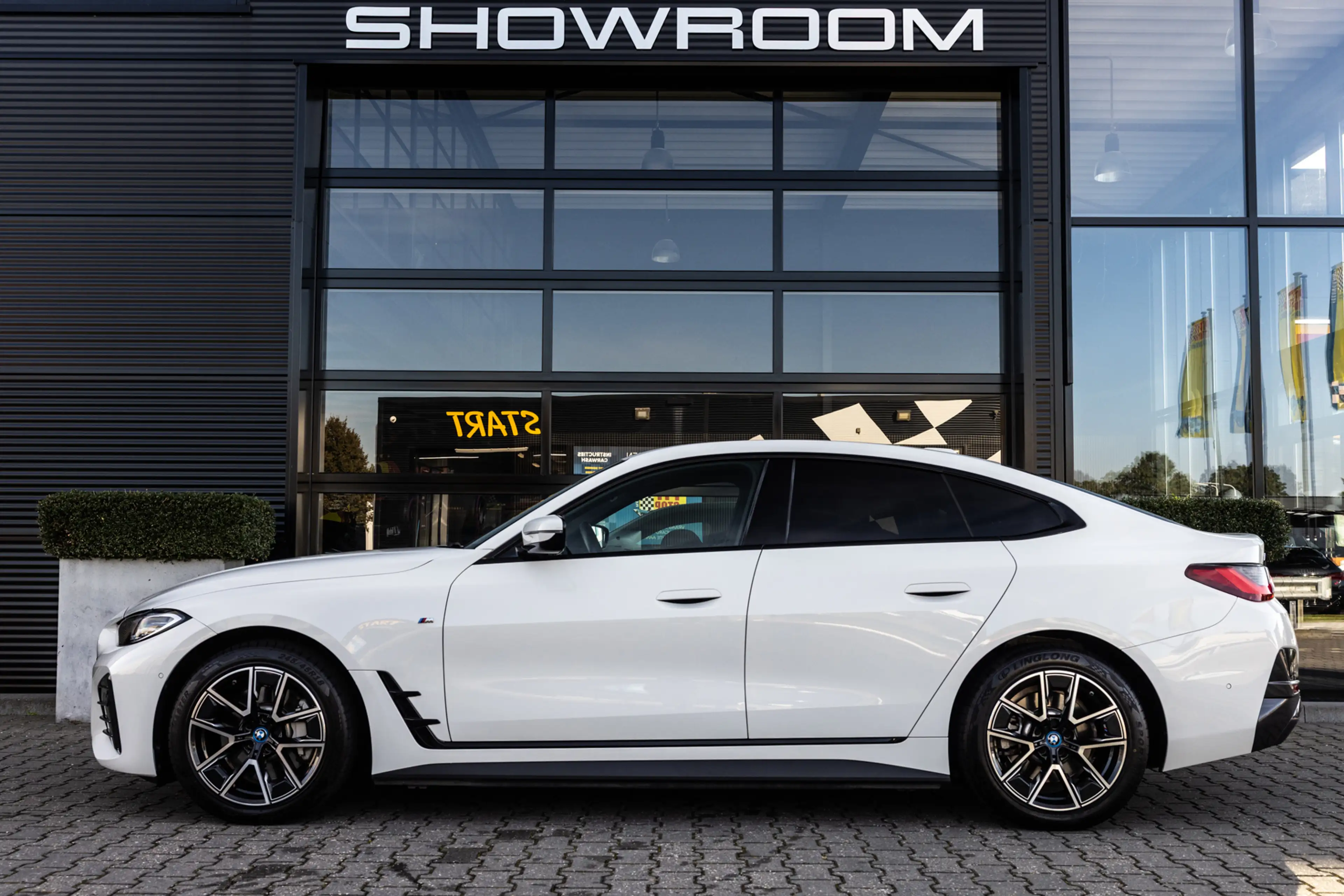 BMW i4 EDrive40 84 kWh, M-Sport, Adaptive Cruise, BTW, De — photo 3