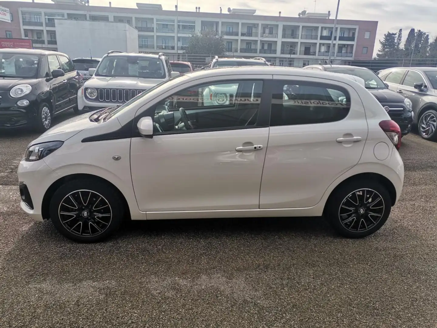 Peugeot 108 PureTech 82 5 porte Allure Bianco - 2