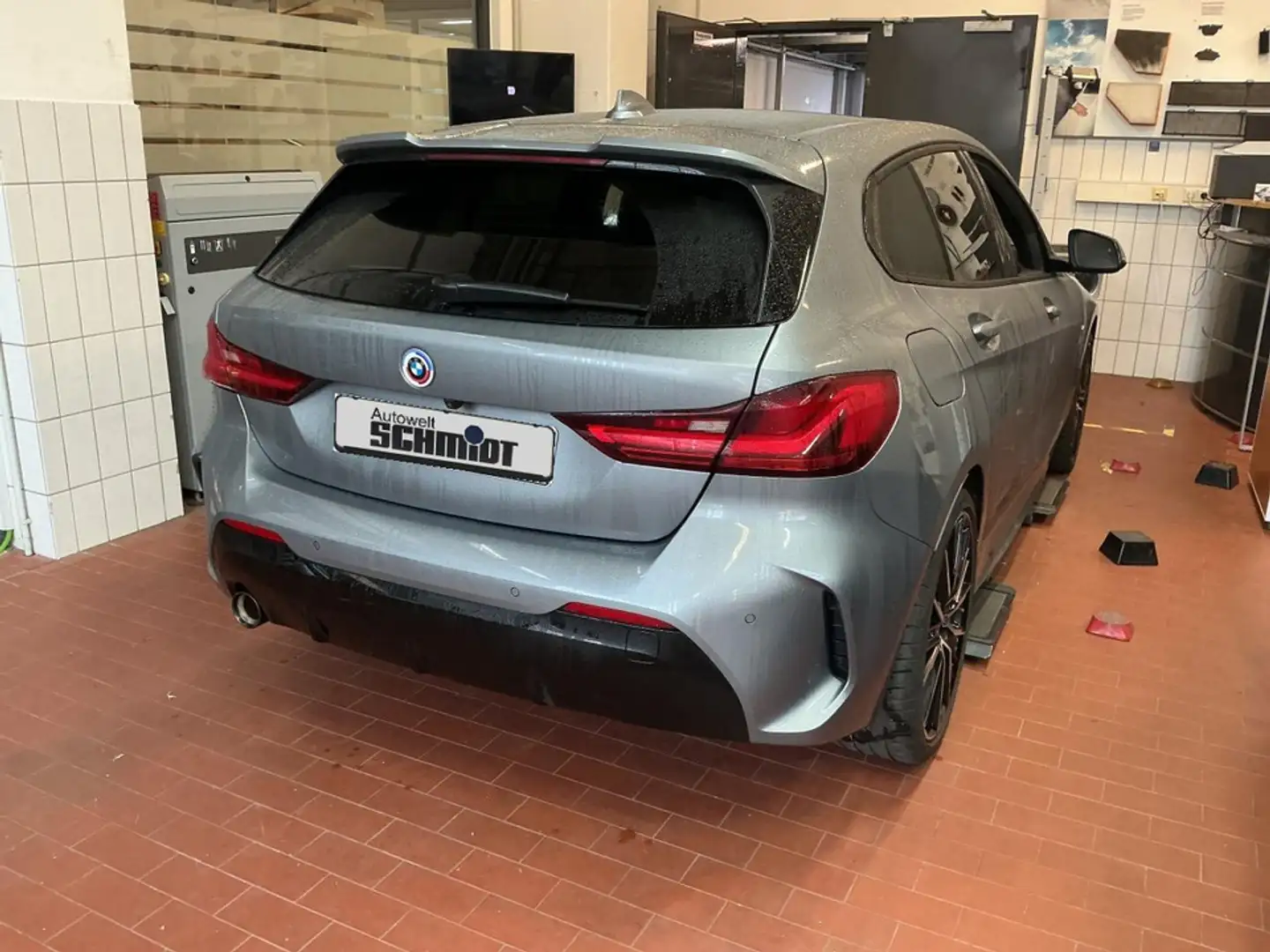 BMW 118 i M Sport Panorama + 2Jahre-BPS.-GARANTIE Grau - 2