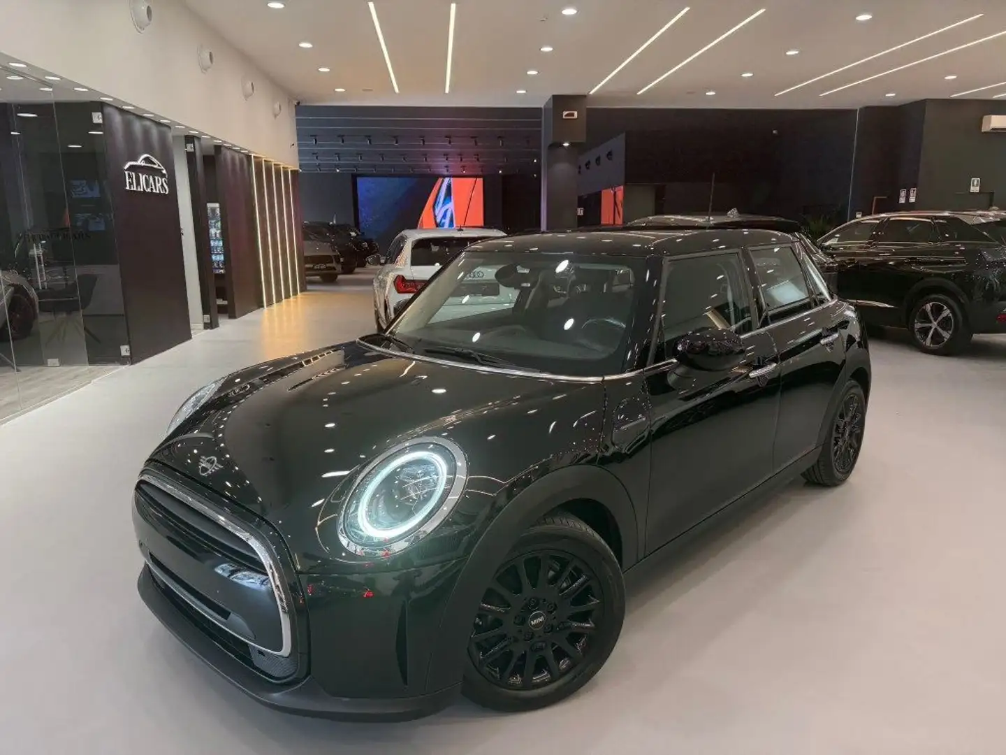 MINI Cooper 1.5 One Classic 5 porte Noir - 1