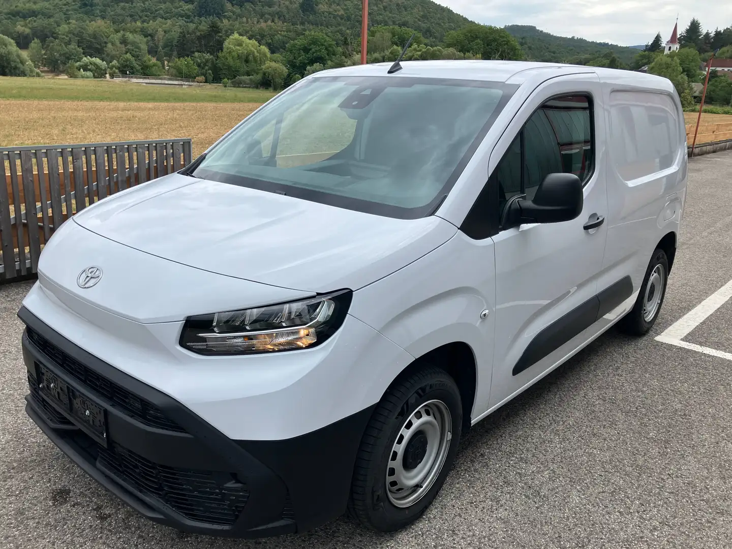 Toyota Proace City Toyota Pro Ace City 1,5 D 100 L1 ProWork netto16250 Weiß - 1
