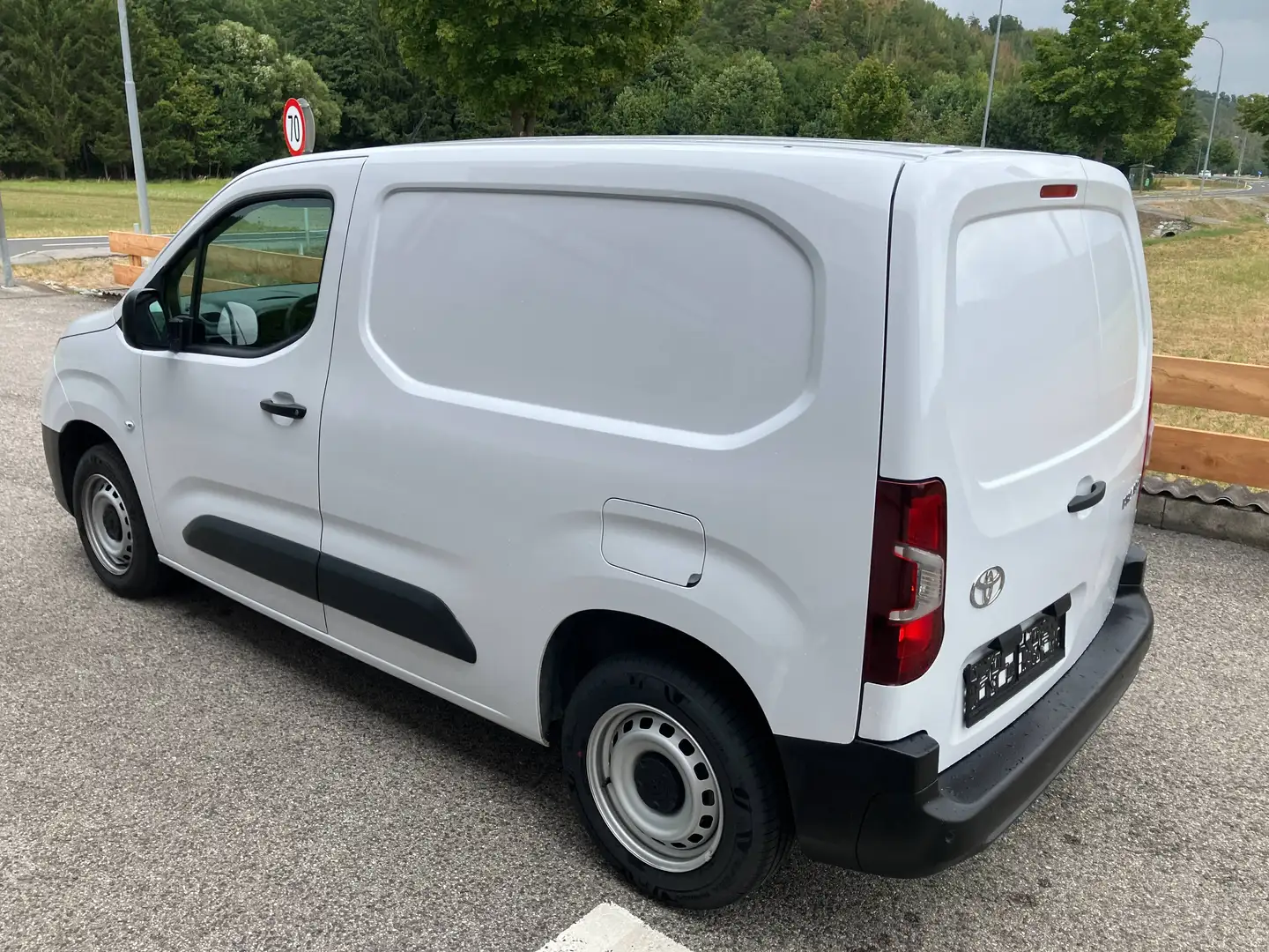 Toyota Proace City Toyota Pro Ace City 1,5 D 100 L1 ProWork netto16250 Weiß - 2