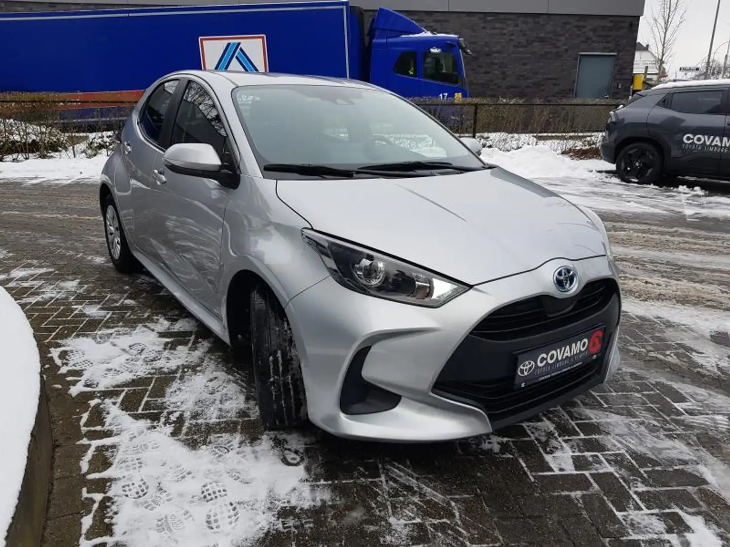 Toyota Yaris Dynamic 1.5HEV Argent - 2