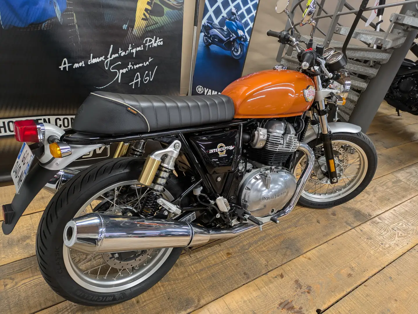 Royal Enfield Interceptor Orange - 2