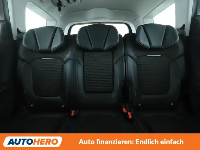 Renault Grand Scenic view 16