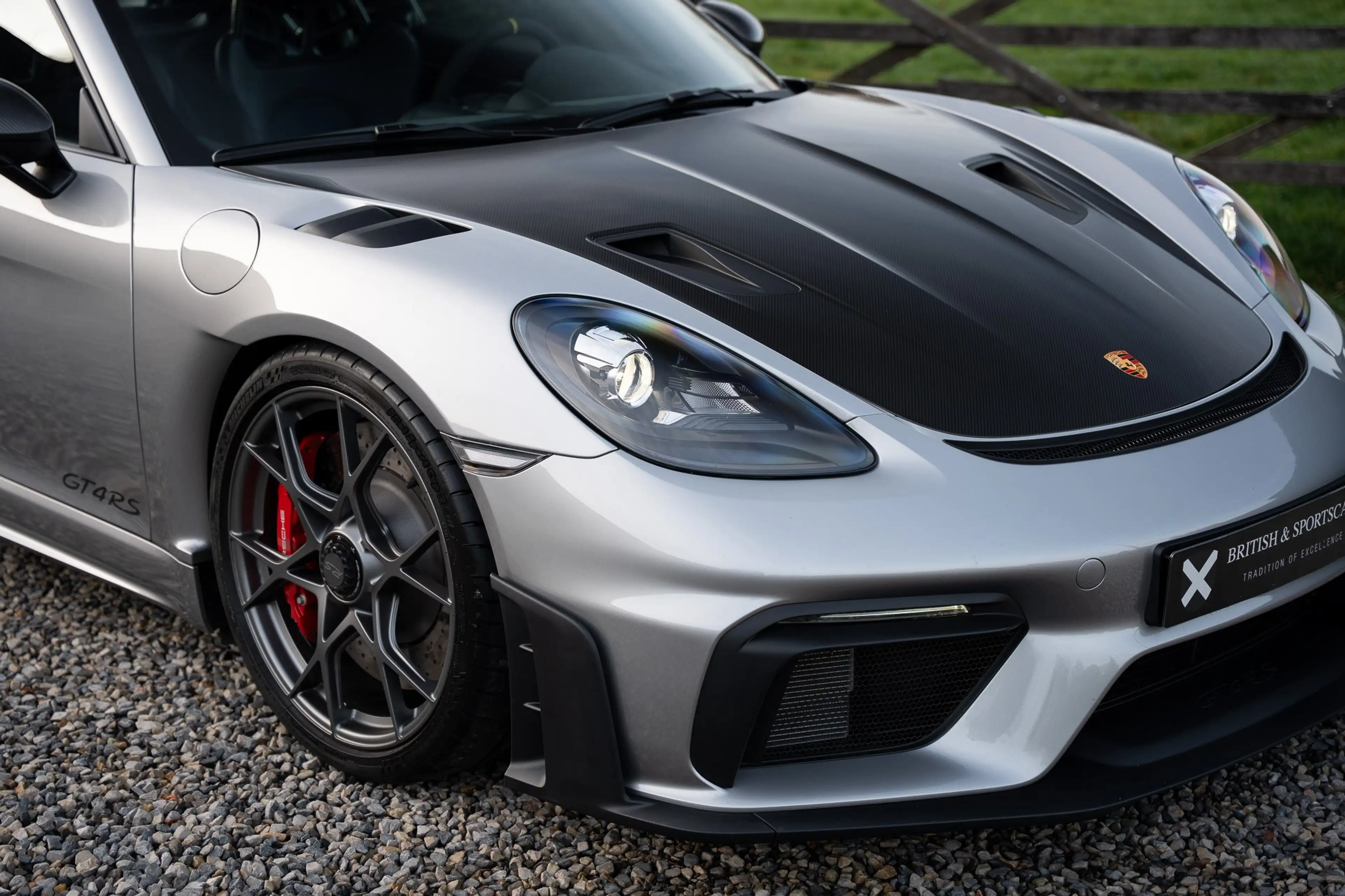 Porsche 718 718 Cayman GT4 RS Weissach — photo 3