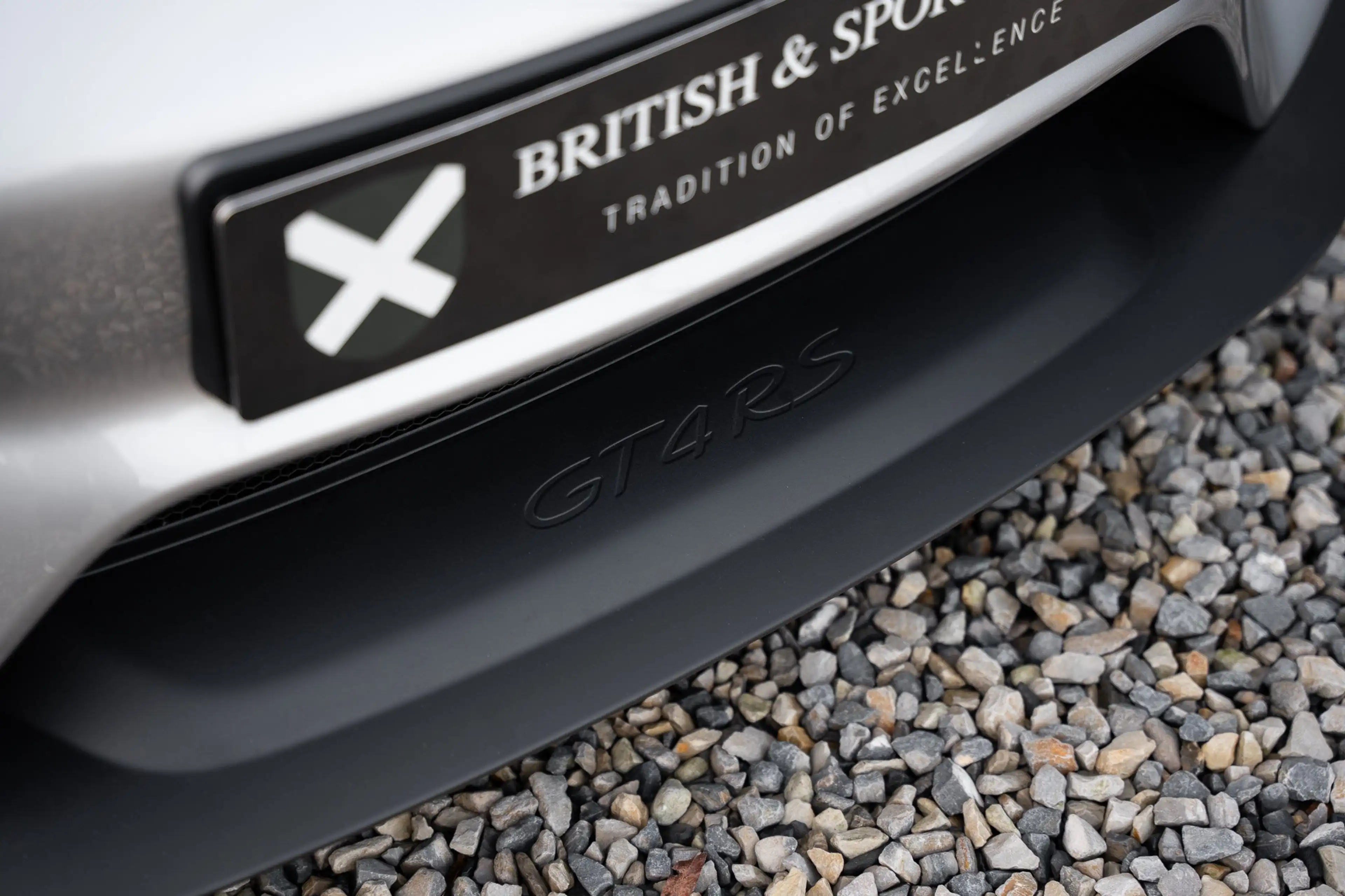 Porsche 718 718 Cayman GT4 RS Weissach — photo 8