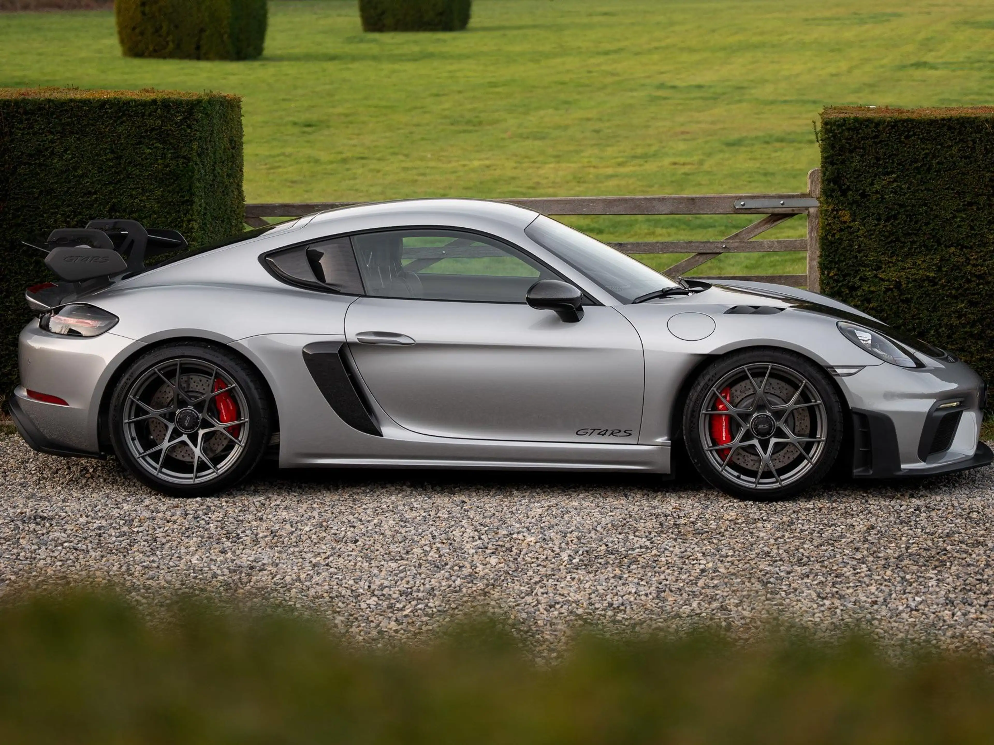 Porsche 718 718 Cayman GT4 RS Weissach — photo 9
