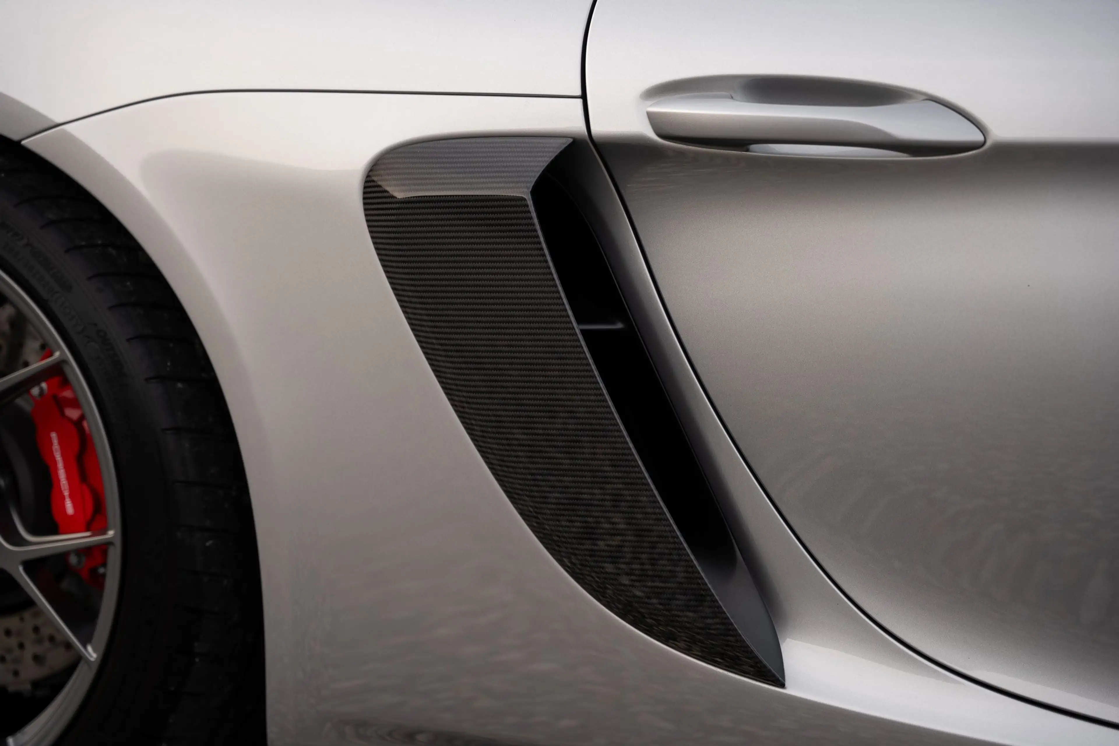 Porsche 718 718 Cayman GT4 RS Weissach — photo 15