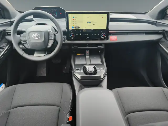 Toyota C-HR view 11