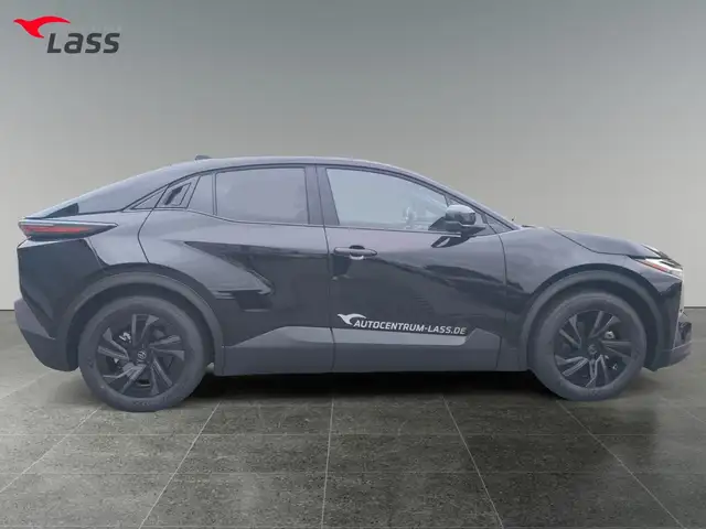 Toyota C-HR view 7