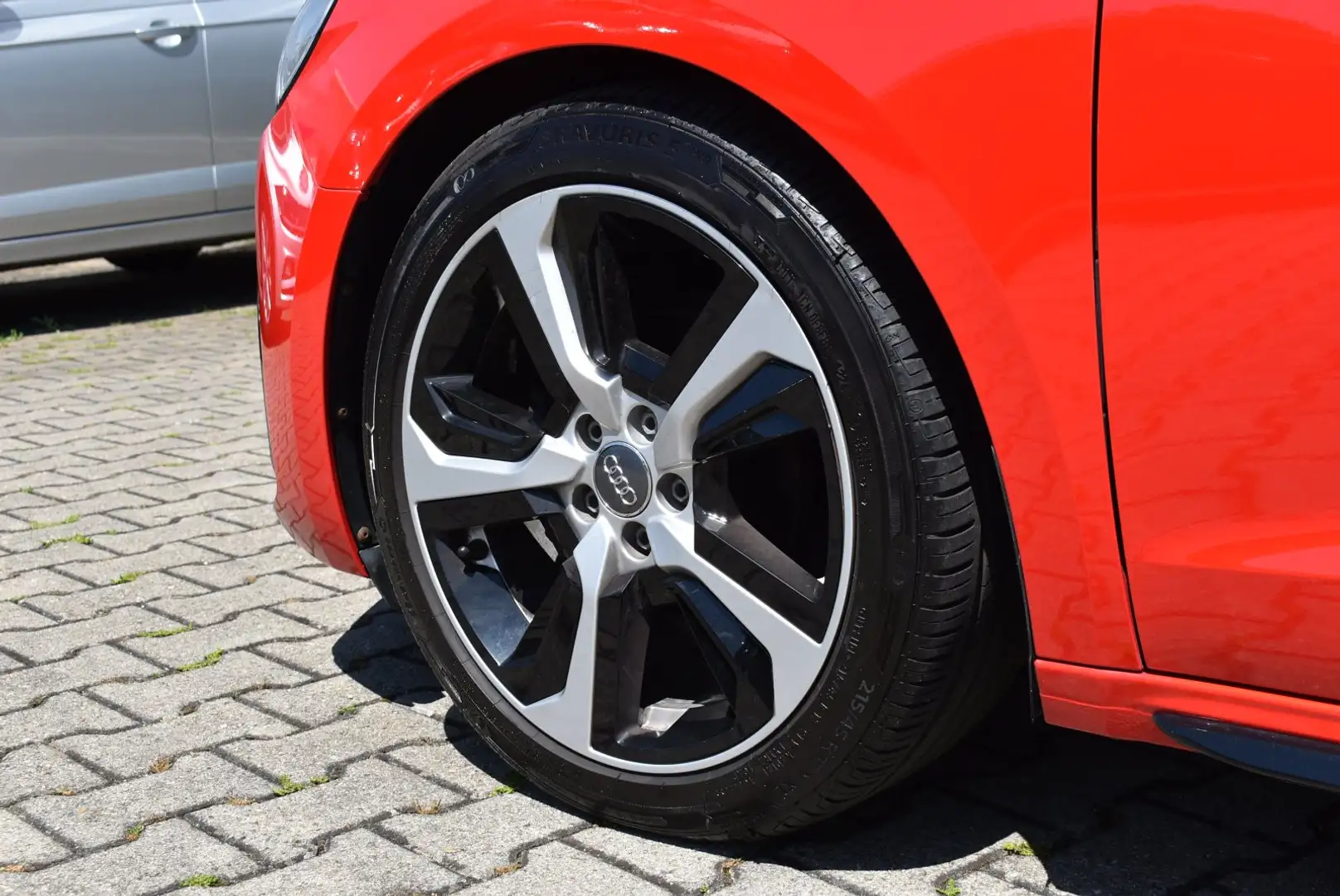Audi A1 Sportback 1.0 TFSI advanced APP LED SITZHZG Rood - 2