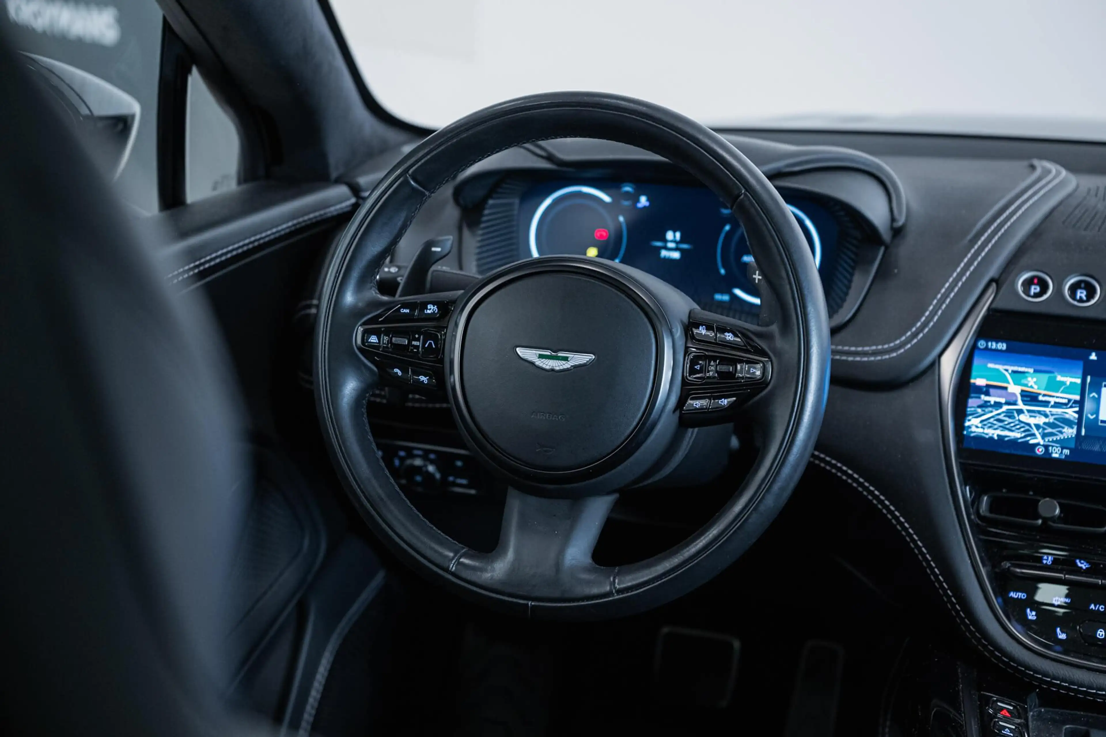 Aston Martin DBX 4.0 V8 | Onyx Black | Incl. BPM | — photo 9
